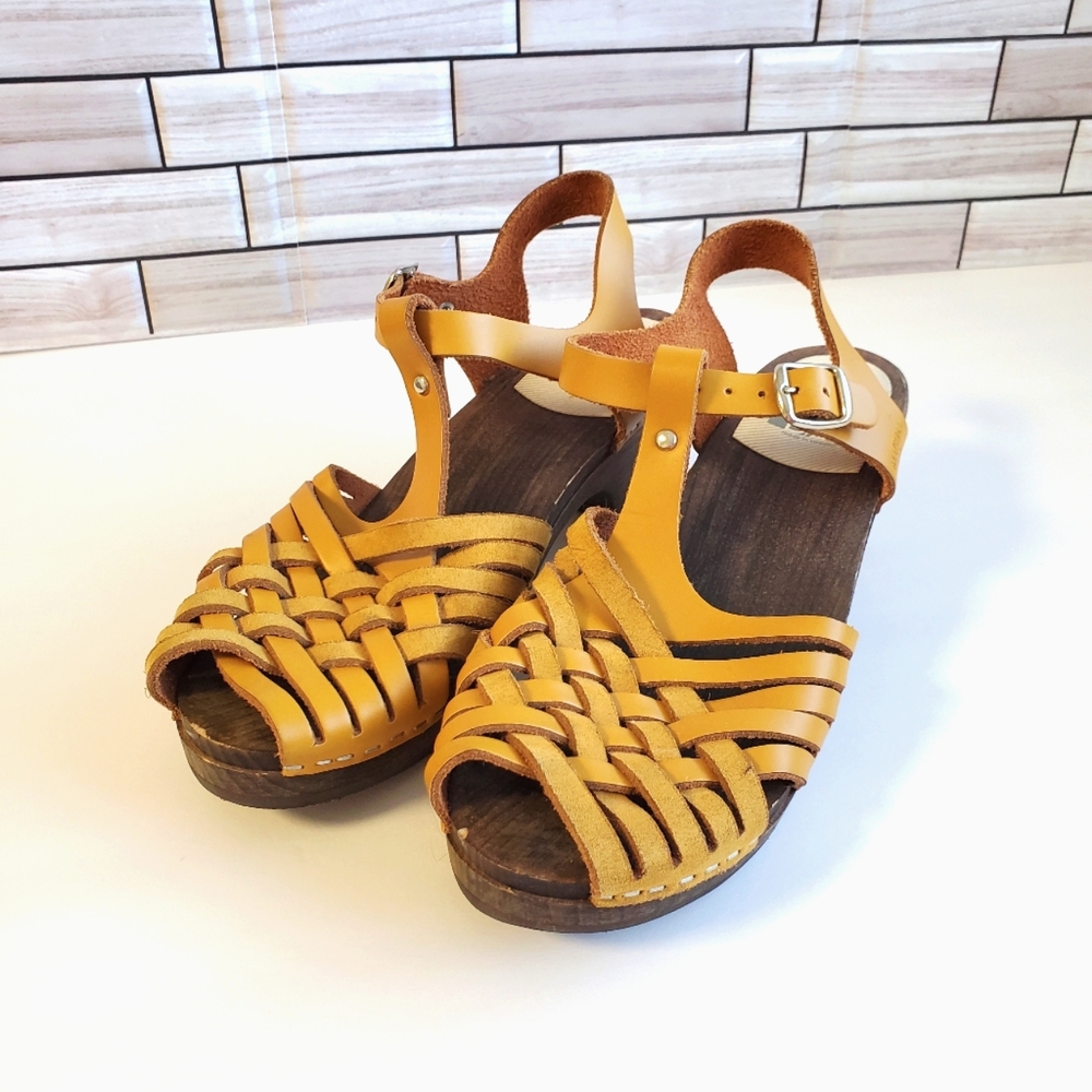 Maguba Barcelona Swedish Clogs in Yellow, Sz 40